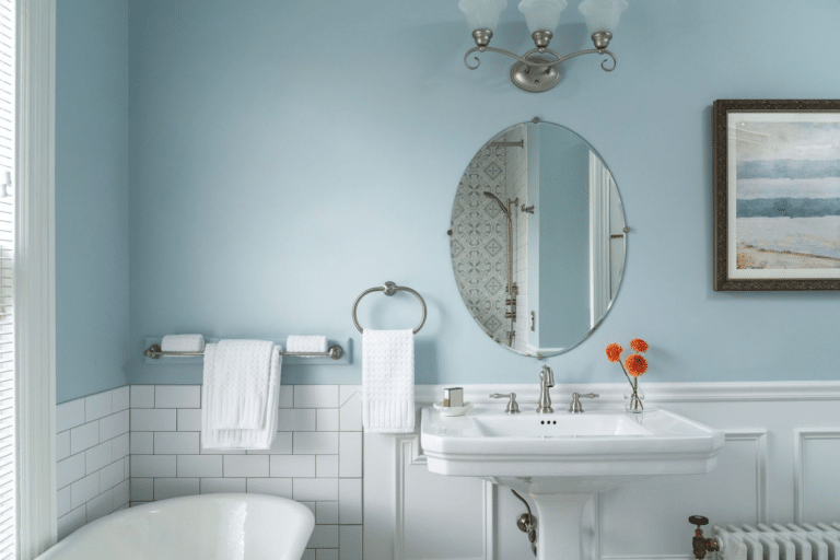 Best Wall Colors for a Small Bathroom